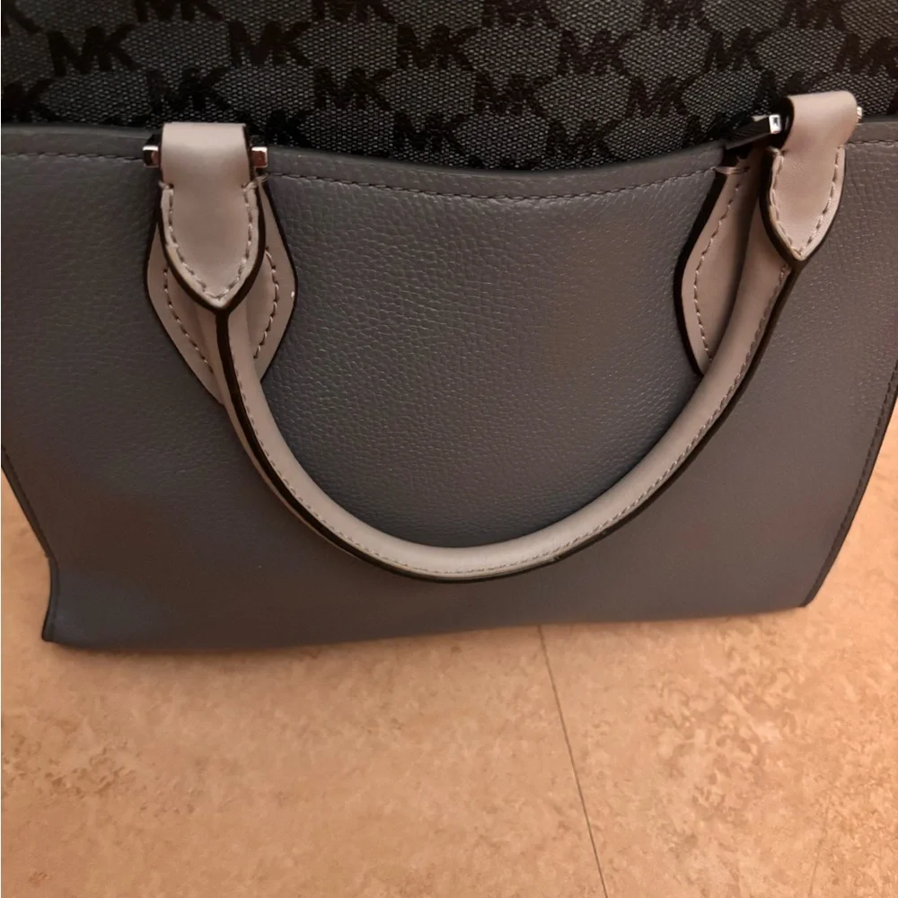 Michael Kors Purse - Picture 2 of 6